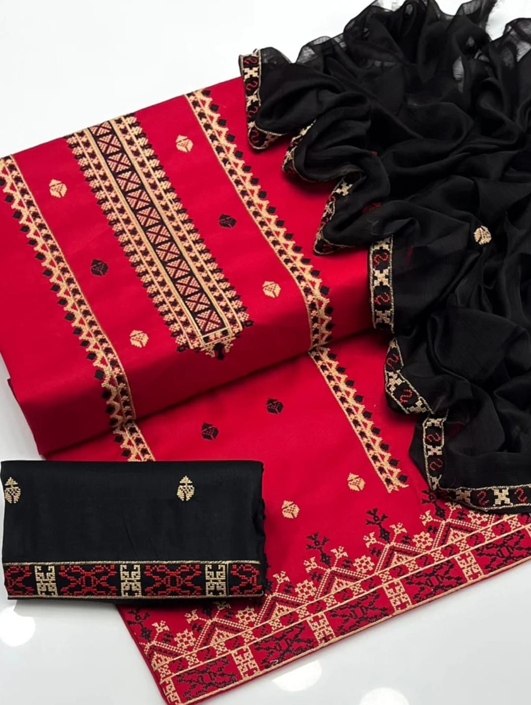 Serora Lawn Cotton Embroidered 3Pcs Dress