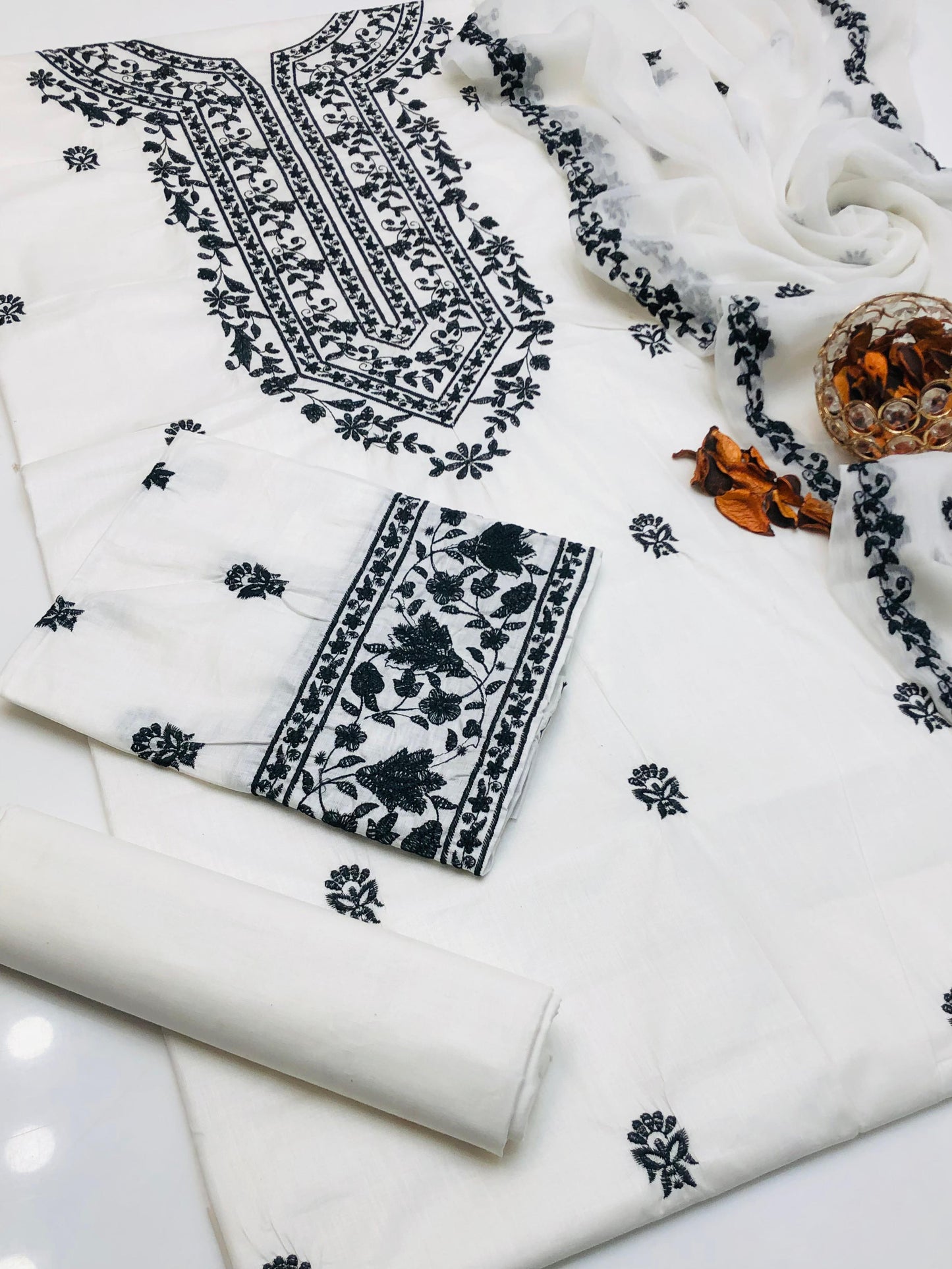 Attractive Lawn Cotton Shirt with Handmade Style Dupatta 3Pcs Dress