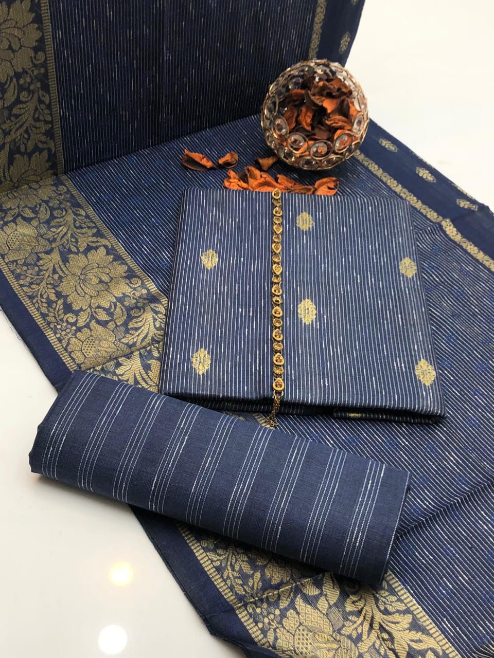 Sussi Khaddar Jacquard Broshia Shirt with Fancy Shawl 3Pcs Dress