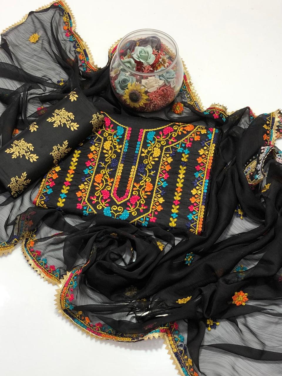 Aveline GTM Lawn Kashmiri Embroidered 3Pcs Dress