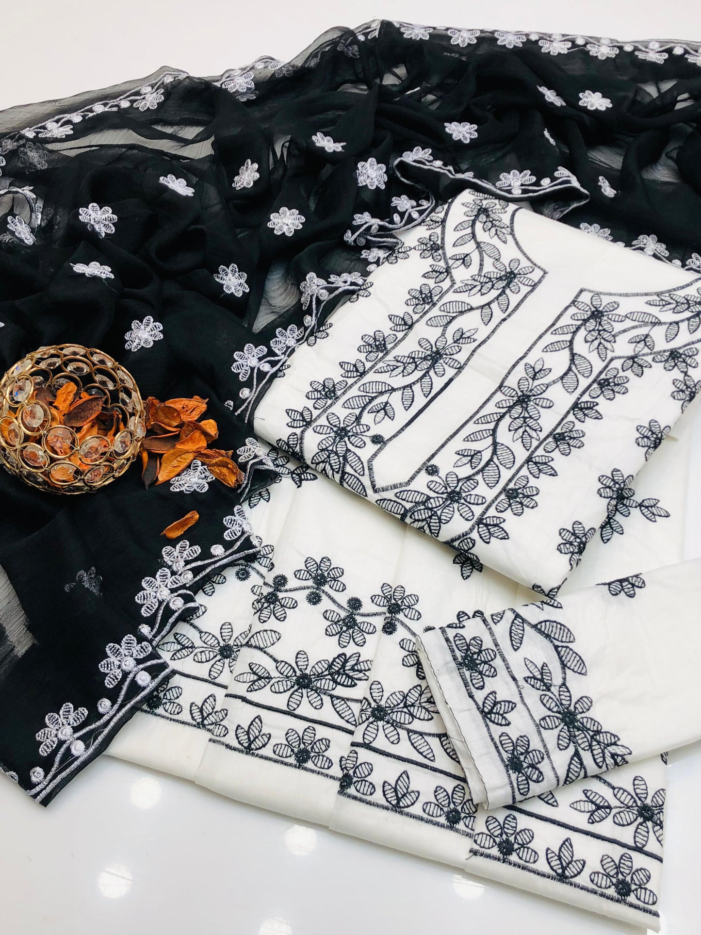 Fresh Lawn Cotton Shirt with Handmade Style Dupatta 3Pcs Dress