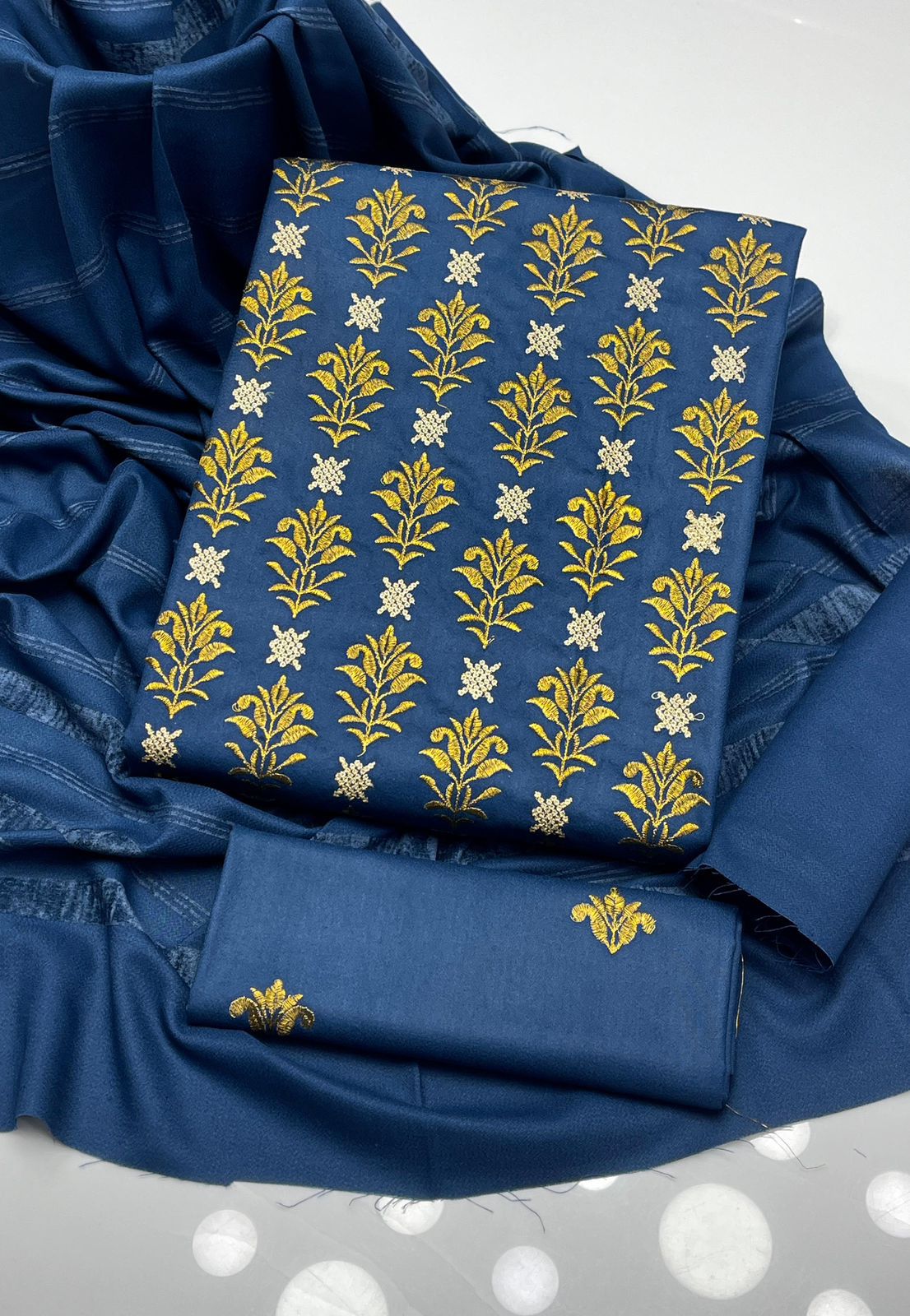 Dhanak Tilla Embroidered Shirt with Velvet work Dupatta 3Pcs Dress
