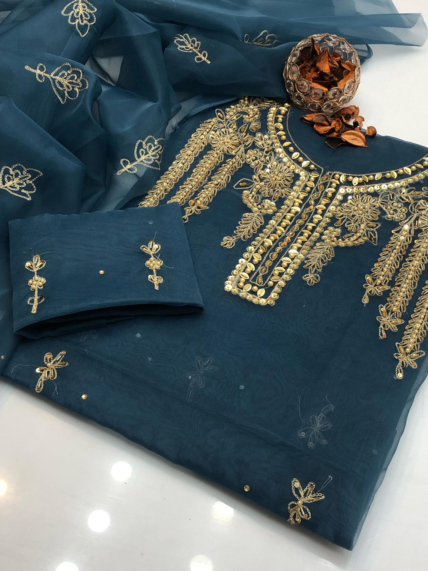 Velora Organza Aari Embroidered Suit 2Pcs Dress