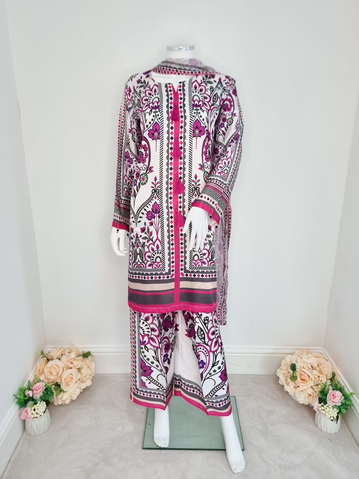 Shamoze Silk Digital Print Suit with Dupatta 3Pcs Dress