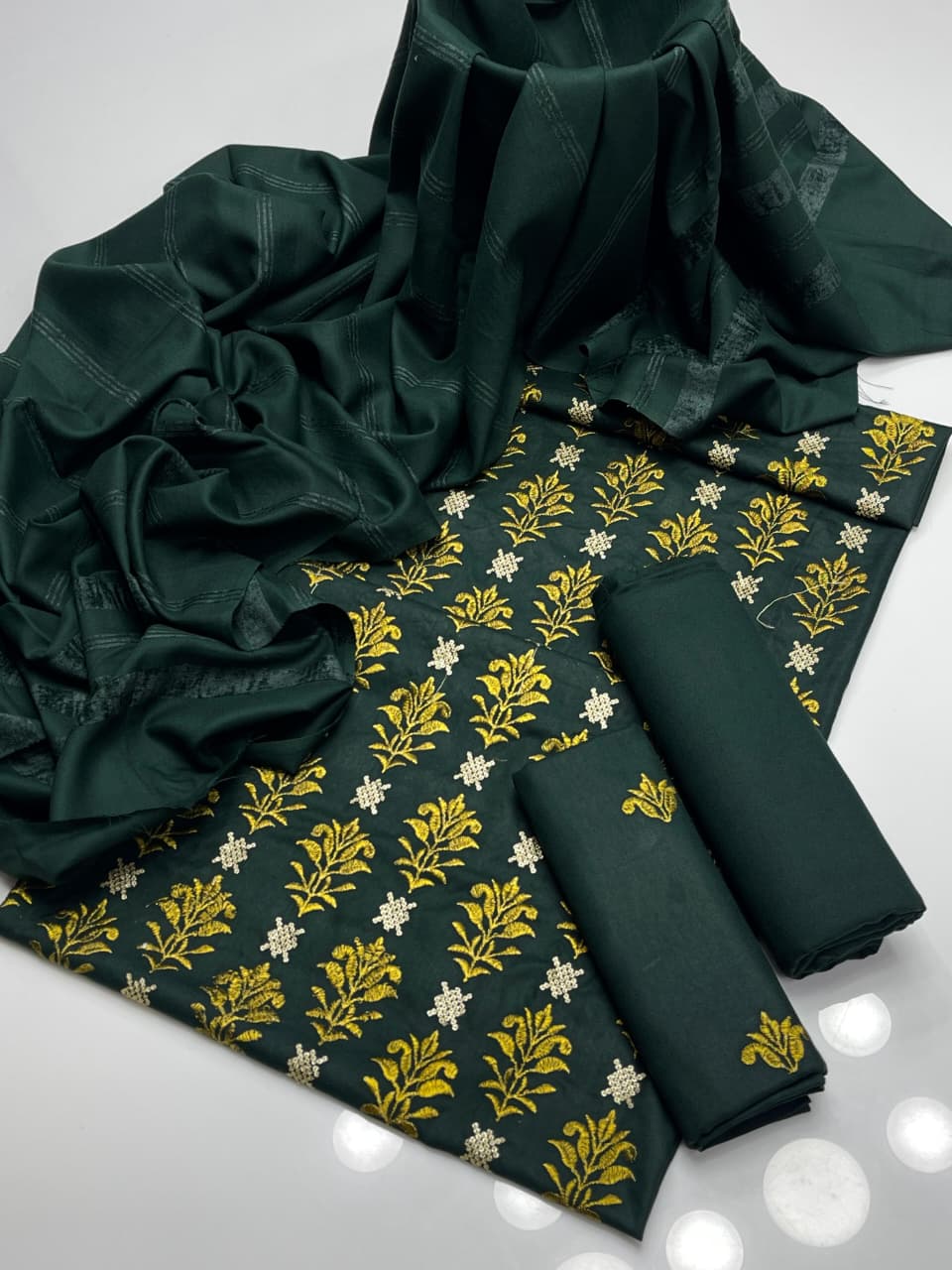 Dhanak Tilla Embroidered Shirt with Velvet work  Dupatta 3Pcs Dress