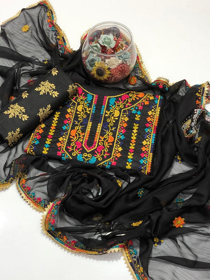 Aveline GTM Lawn Kashmiri Embroidered 3Pcs Dress