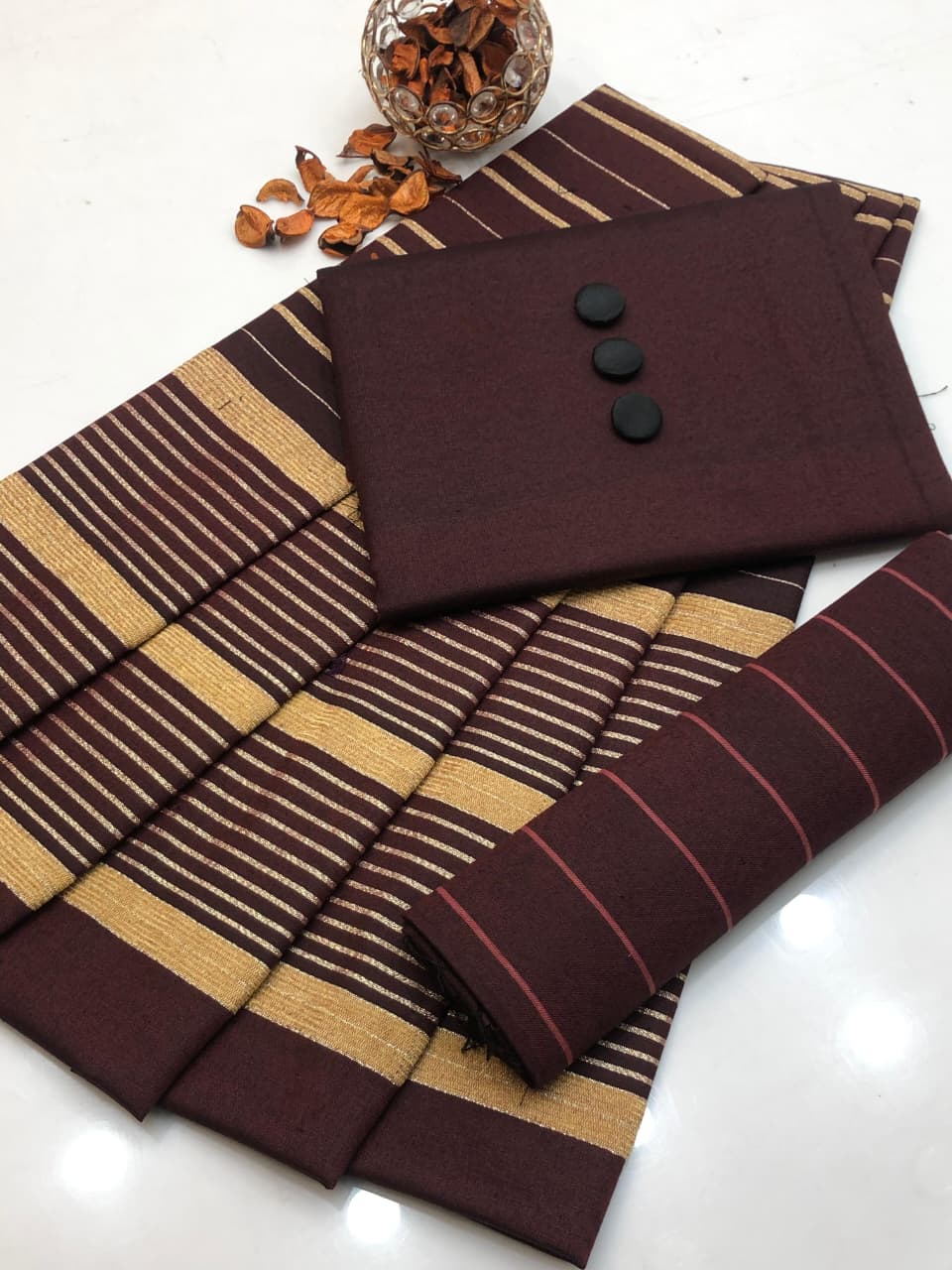 Khaadi Sussi & Velvet Border Shawl 3Pcs Dress