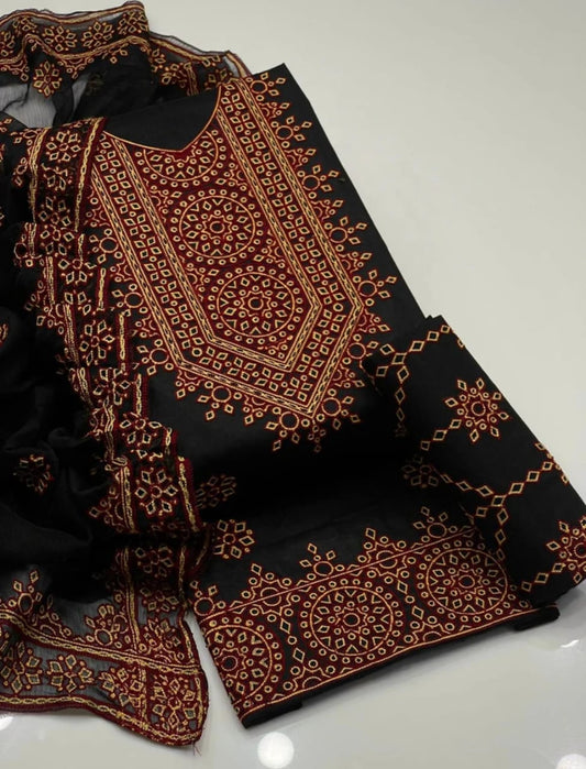Charming Lawn Cotton Embroidered Suit with Chiffon Dupatta 3Pcs Dress
